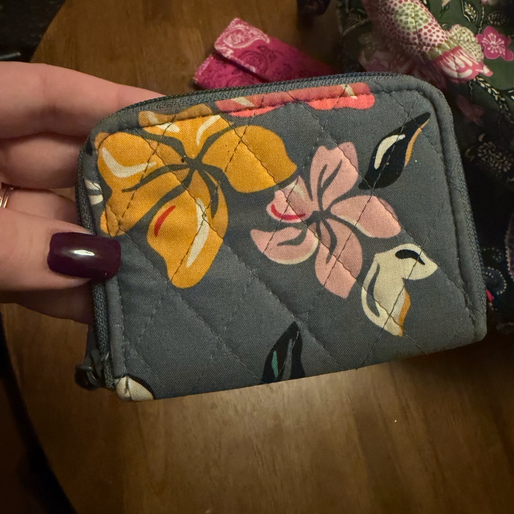 🛍Vera Bradley Coastal Paradise Parrot RFID Zippered Wallet